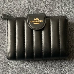 Coach Medium Corner Zip Wallet - Black with Linear Quilting